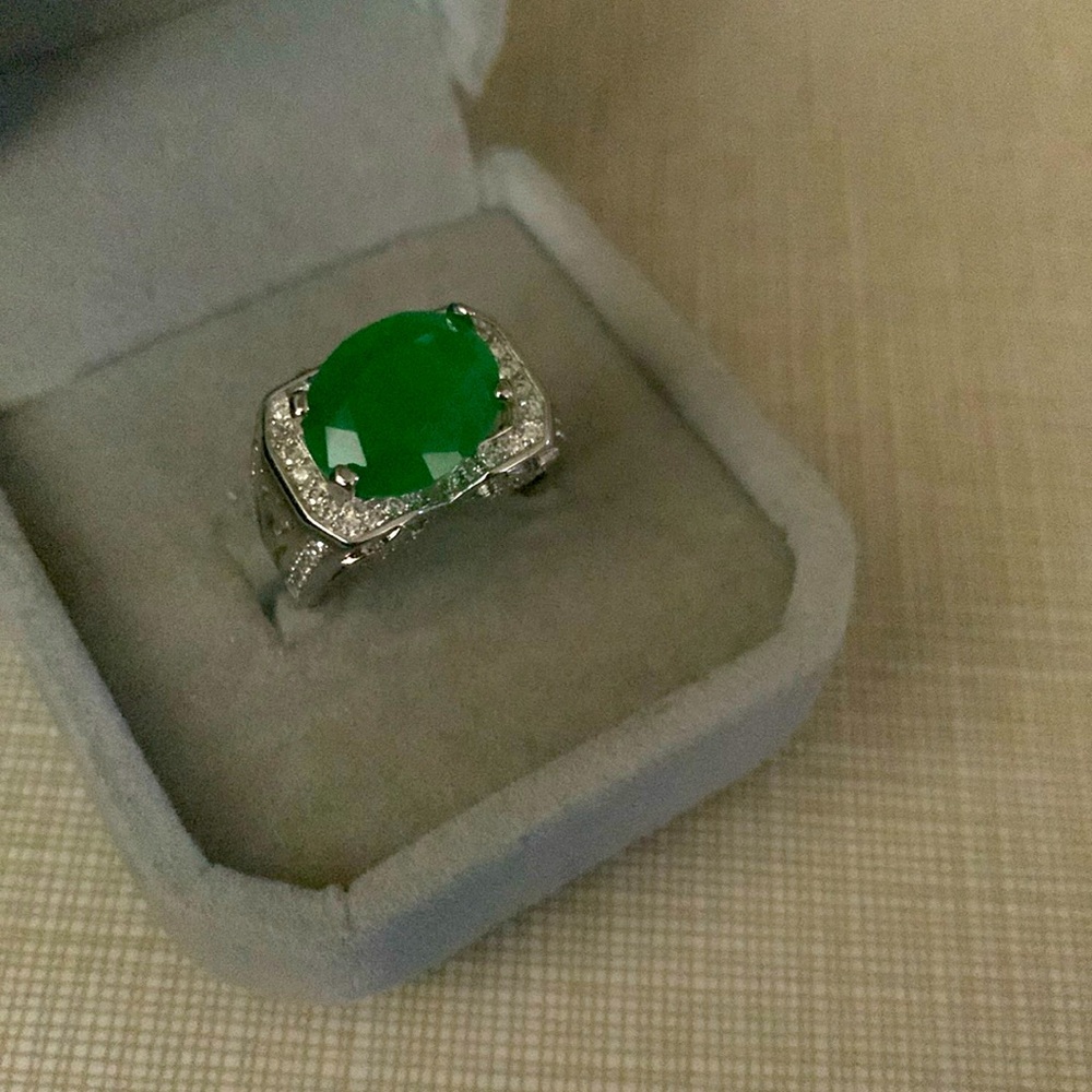 Beautiful green emerald silver Cz ring band
